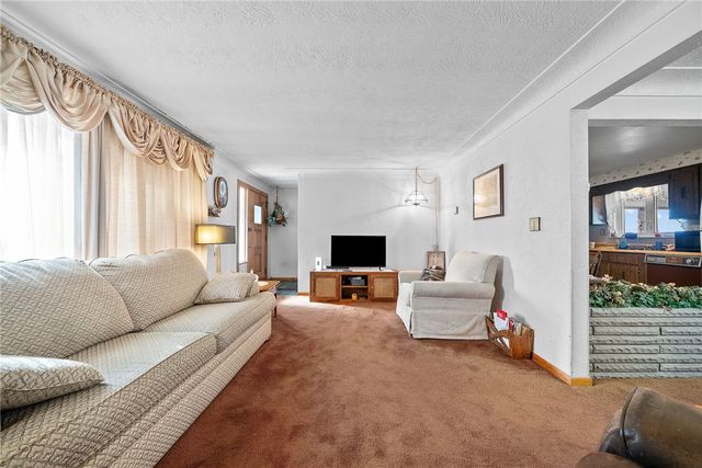 10451 Primrose Dr, North Huntingdon, PA 15642