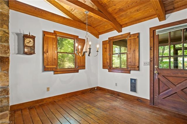 3607 NC Highway 268, Pilot Mountain, NC 27041