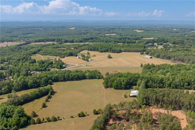 3607 NC Highway 268, Pilot Mountain, NC 27041