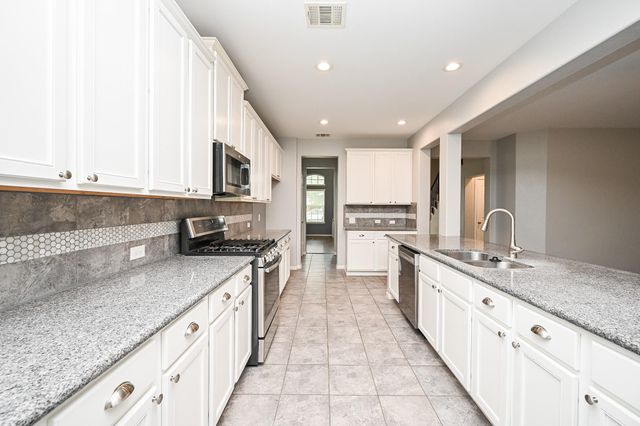 18919 S Sapling Oaks Place, Magnolia, TX 77355