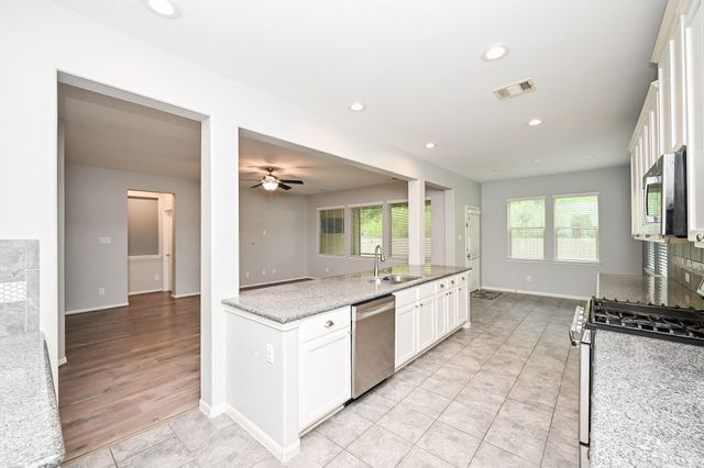 18919 S Sapling Oaks Place, Magnolia, TX 77355