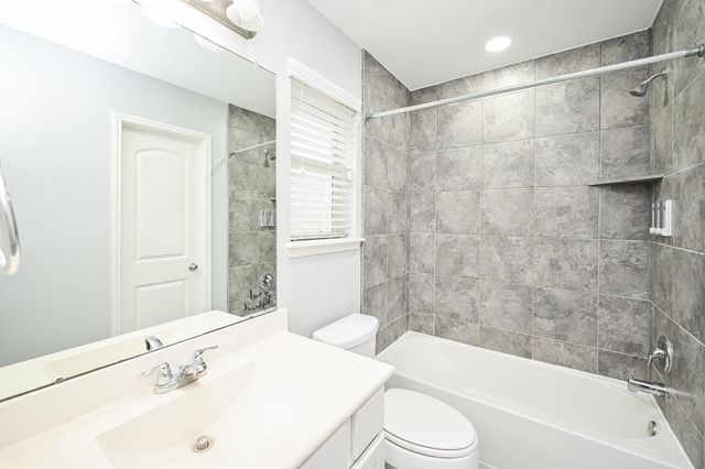 18919 S Sapling Oaks Place, Magnolia, TX 77355