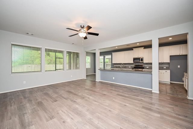 18919 S Sapling Oaks Place, Magnolia, TX 77355