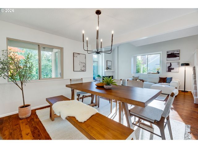 1796 BONNIEBRAE Dr, Lake Oswego, OR 97034