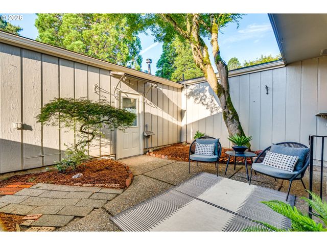 1796 BONNIEBRAE Dr, Lake Oswego, OR 97034