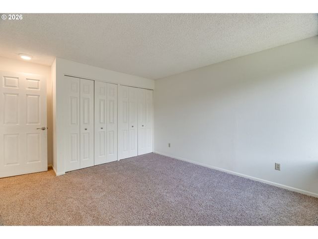 1796 BONNIEBRAE Dr, Lake Oswego, OR 97034