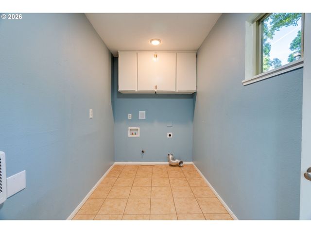 1796 BONNIEBRAE Dr, Lake Oswego, OR 97034