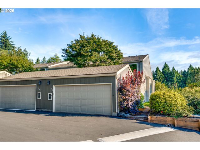 1796 BONNIEBRAE Dr, Lake Oswego, OR 97034