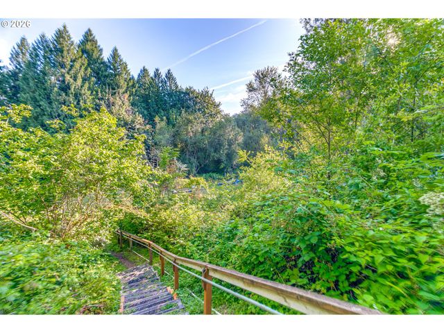 1796 BONNIEBRAE Dr, Lake Oswego, OR 97034