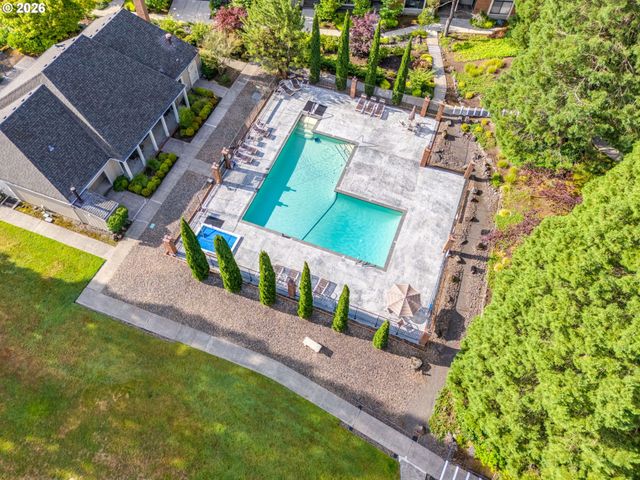 1796 BONNIEBRAE Dr, Lake Oswego, OR 97034