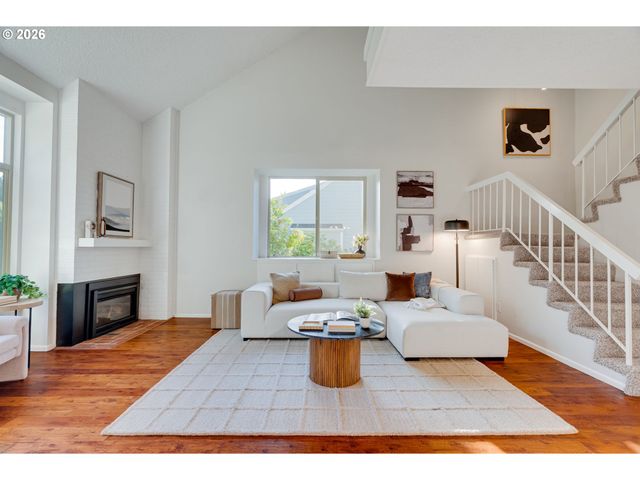 1796 BONNIEBRAE Dr, Lake Oswego, OR 97034