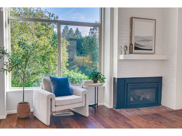 1796 BONNIEBRAE Dr, Lake Oswego, OR 97034