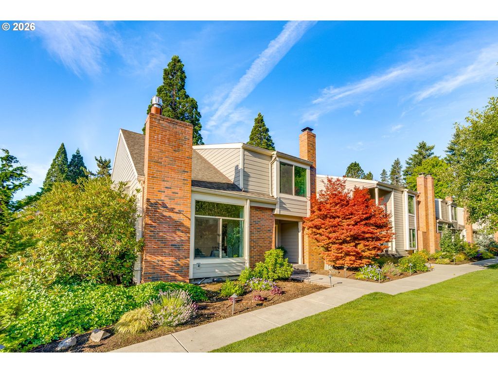 1796 BONNIEBRAE Dr, Lake Oswego, OR 97034
