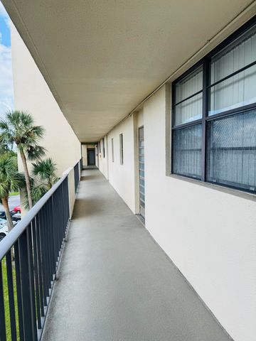 2430 DEER CREEK COUNTRY CLUB Boulevard 407-2, Deerfield Beach, FL 33442
