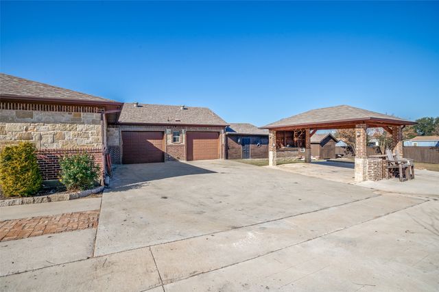 308 Sheri Lane, Roanoke, TX 76262