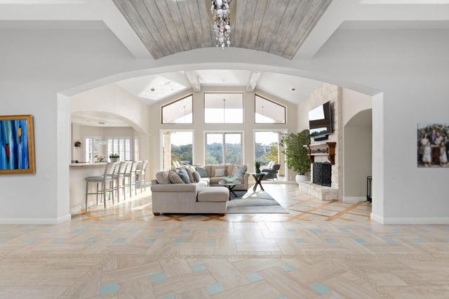 805 Brooks Hollow RD, Lakeway, TX 78734