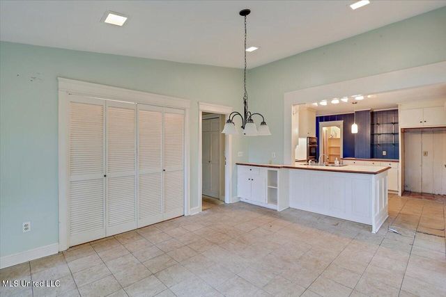 223 Hannah Drive, Clinton, MS 39056
