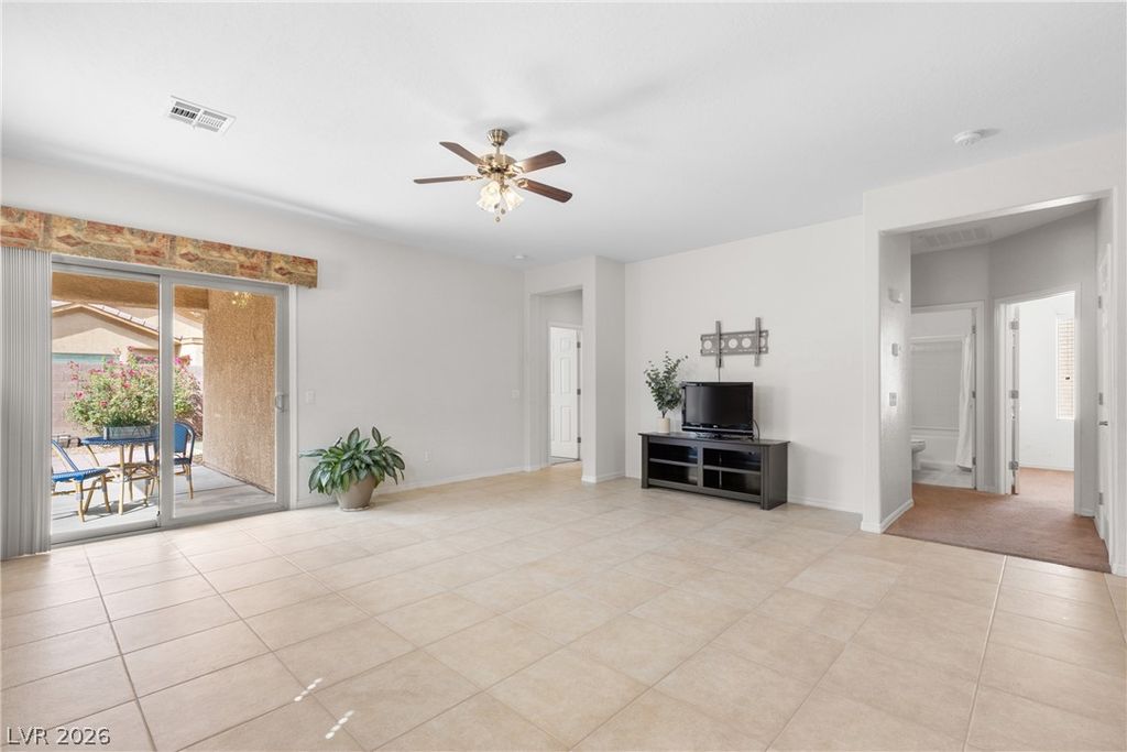 3931 Shetland Pony Street, Las Vegas, NV 89122 — photo 3