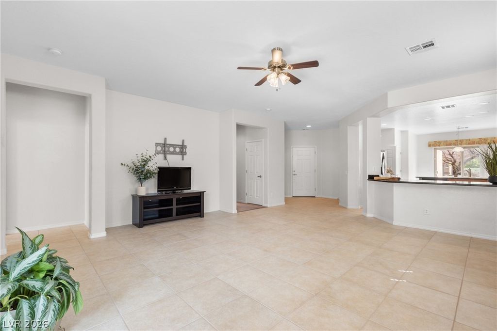 3931 Shetland Pony Street, Las Vegas, NV 89122 — photo 5