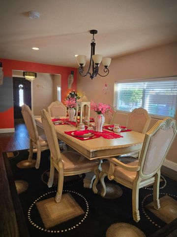 9293 Hillside Dr, Delhi, CA 95315