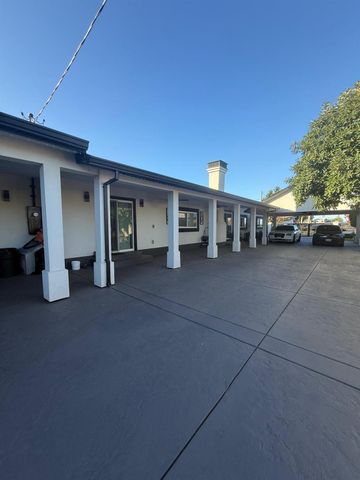 9293 Hillside Dr, Delhi, CA 95315