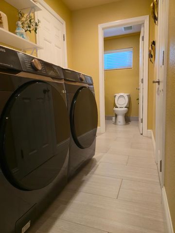 9293 Hillside Dr, Delhi, CA 95315