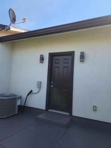 9293 Hillside Dr, Delhi, CA 95315