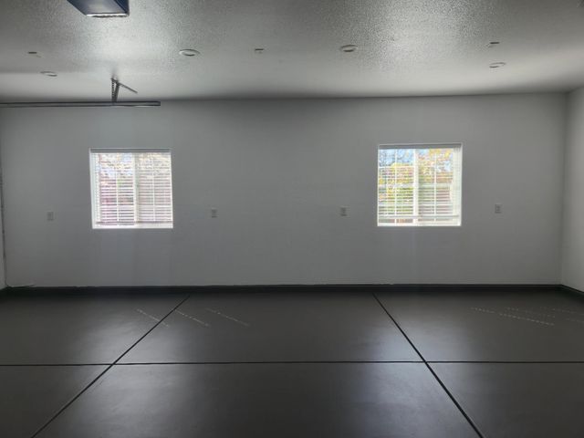 9293 Hillside Dr, Delhi, CA 95315