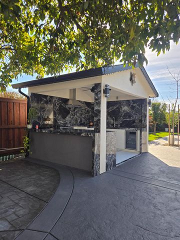 9293 Hillside Dr, Delhi, CA 95315