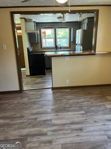 300 Hunt Circle, Manchester, GA 31816