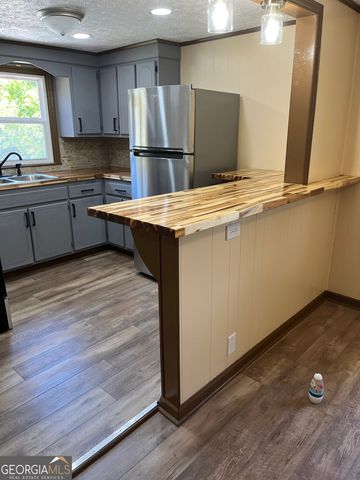 300 Hunt Circle, Manchester, GA 31816