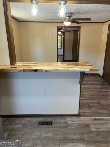 300 Hunt Circle, Manchester, GA 31816