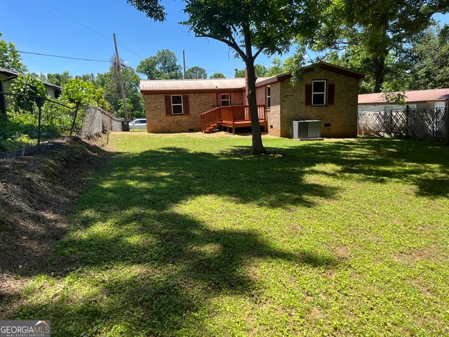 300 Hunt Circle, Manchester, GA 31816