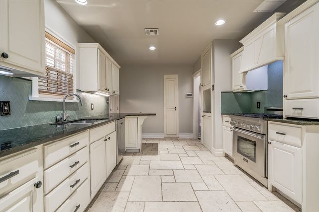 236 Edgemere Court, Oklahoma City, OK 73118