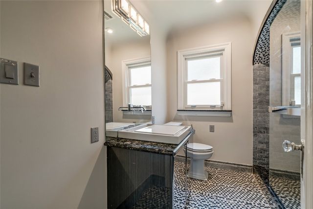 236 Edgemere Court, Oklahoma City, OK 73118