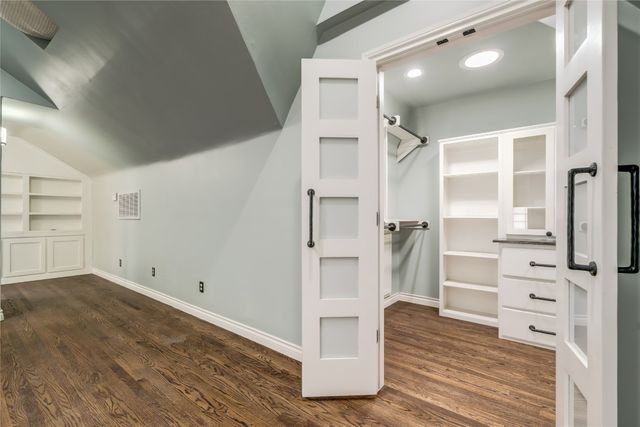 236 Edgemere Court, Oklahoma City, OK 73118