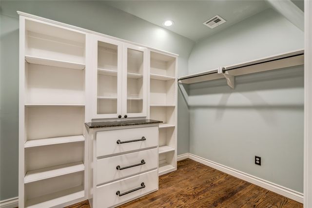 236 Edgemere Court, Oklahoma City, OK 73118