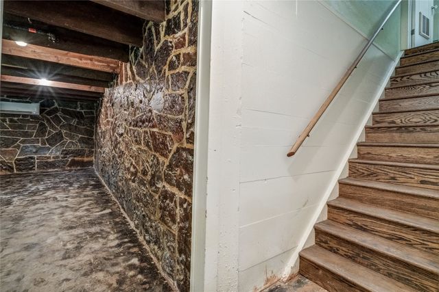 236 Edgemere Court, Oklahoma City, OK 73118