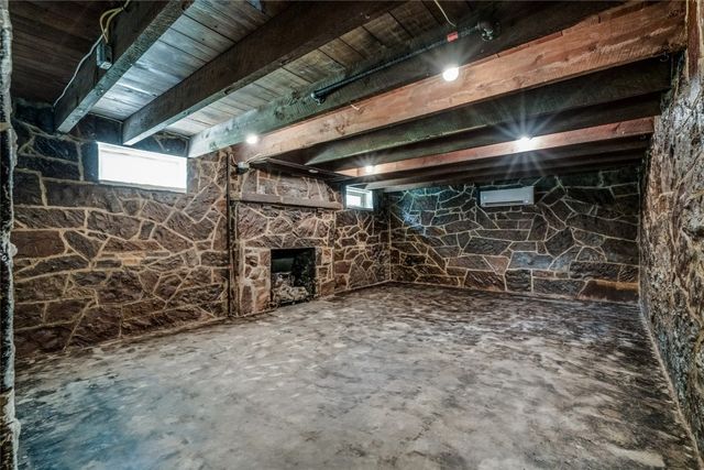 236 Edgemere Court, Oklahoma City, OK 73118