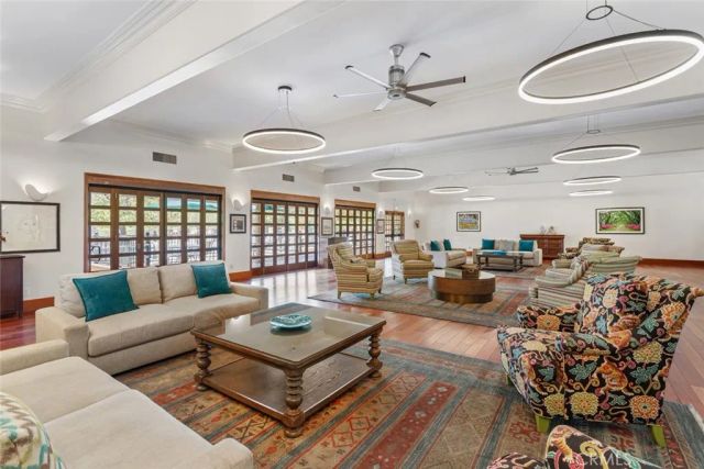 23777 Mulholland Hwy 203, Calabasas, CA 91302