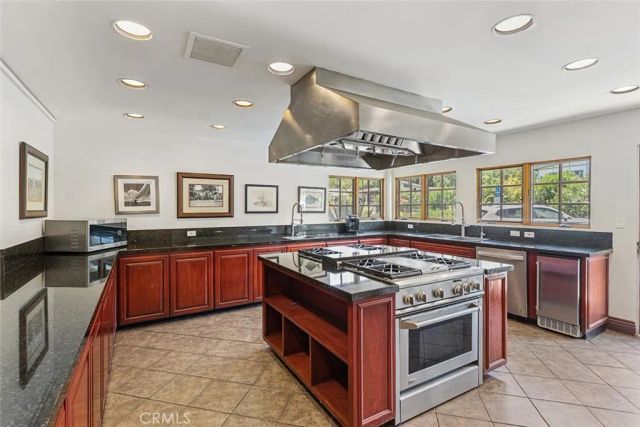 23777 Mulholland Hwy 203, Calabasas, CA 91302