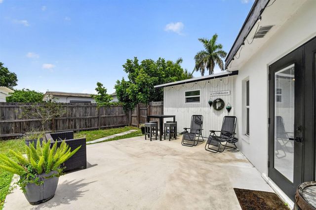 445 Palo Alto Drive, Palm Springs, FL 33461