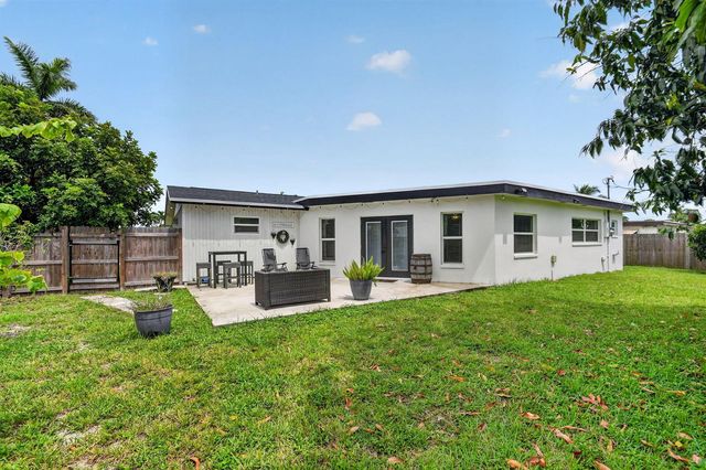 445 Palo Alto Drive, Palm Springs, FL 33461