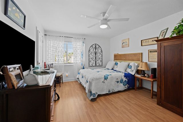 431 Pine Glen Lane C-2, Greenacres, FL 33463