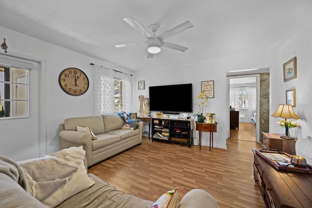 431 Pine Glen Lane C-2, Greenacres, FL 33463