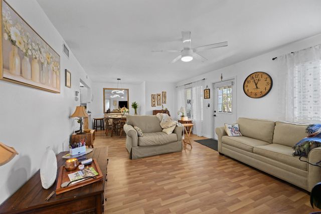 431 Pine Glen Lane C-2, Greenacres, FL 33463