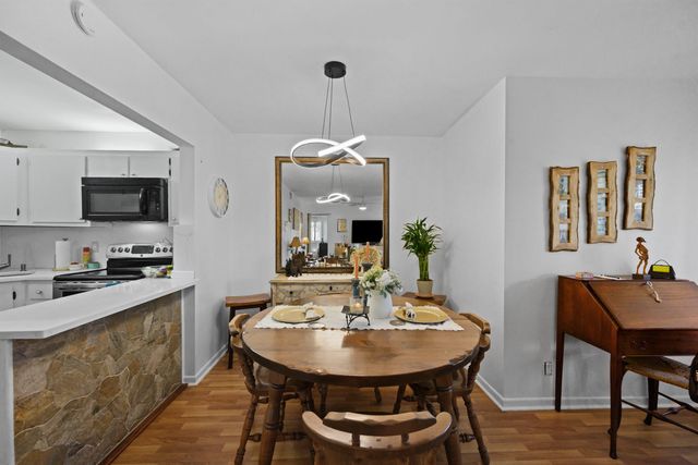 431 Pine Glen Lane C-2, Greenacres, FL 33463