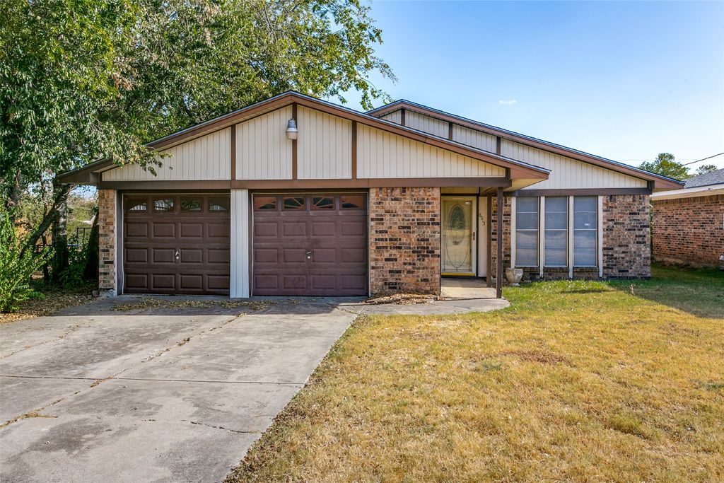 8913 Wilbur Street, White Settlement, TX 76108 — photo 2