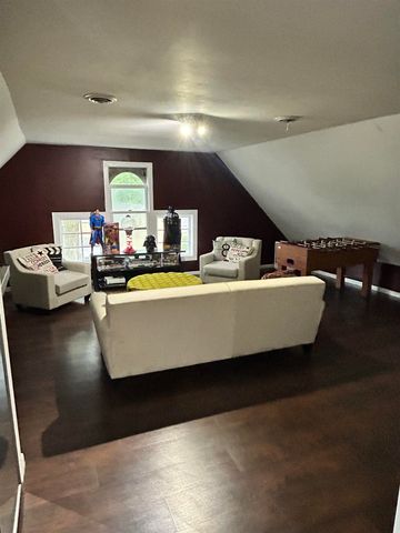 508 S University Avenue, Pleasant, MI 48858