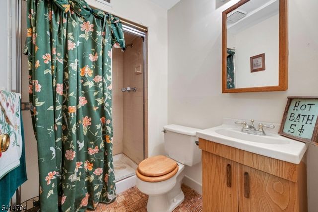 1462 Stephanie Dr, North Caldwell Boro, NJ 07006